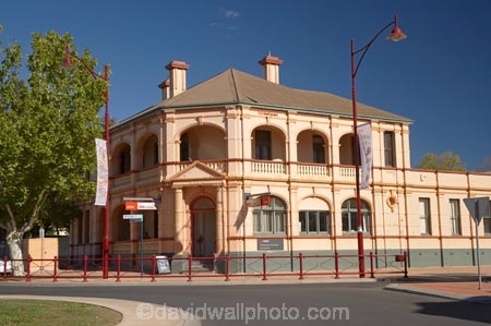 australasia;Australasian;Australia;australian;banks;building;buildings;heritage;historic;historic-building;historic-buildings;Historic-Westpac-Bank;historical;historical-building;historical-buildings;history;N.S.W.;New-South-Wales;NSW;old;Snowy-Mountains;Snowy-Mountains-Drive;South-New-South-Wales;Southern-New-South-Wales;town-centre;tradition;traditional;Tumut;Wynyard-St;Wynyard-Street