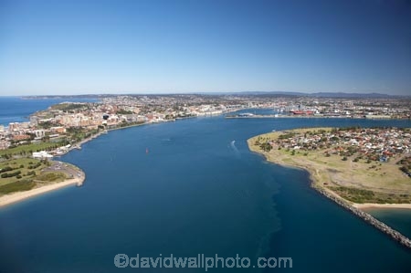 aerial;aerial-photo;aerial-photograph;aerial-photographs;aerial-photography;aerial-photos;aerial-view;aerial-views;aerials;Australasia;Australia;Australian;Hunter-River;N.S.W.;New-South-Wales;Newcastle;Newcastle-Harbour-Entrance;Newcastle-Harbour-Mouth;NSW;Pirate-Point;Stockton