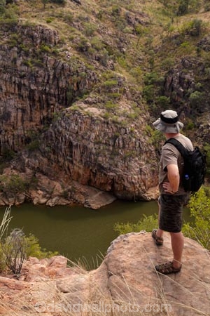 Australasia;Australia;bluff;bluffs;canyon;canyons;cliff;cliffs;gorge;gorges;hiker;hikers;Katherine;Katherine-Gorge;Katherine-Gorge-National-Park;Katherine-River;N.T.;national-park;national-parks;Nitmiluk-N.P.;Nitmiluk-National-Park;Nitmiluk-NP;Northern-Territory;NT;people;person;river;rivers;Top-End;tourism;tourist;tourists;trekker;trekkers;walker;walkers