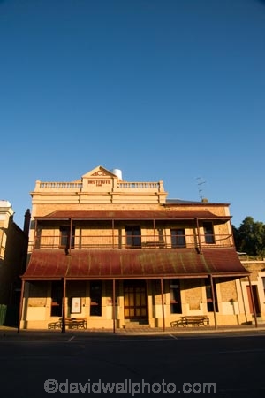 Australasia;Australia;Australian;balconies;balcony;building;buildings;heritage;Historic;historic-building;historic-buildings;historical;historical-building;historical-buildings;history;Institute-Building;Main-Street;Mannum;Murray-Basin;Murray-Darling-Basin;Murray-Darling-System;Murray-River;old;Randell-St;S.A.;SA;South-Australia;tradition;traditional