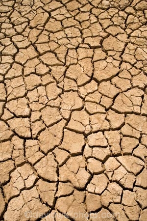 arid;Australasia;Australia;Australian;Australian-Desert;Australian-Deserts;Australian-Outback;back-country;backcountry;backwoods;country;countryside;cracked;cracks;desert;Deserts;drought;drought-prone;droughts;dry;geographic;geography;irrigation;mud;Outback;parched;pond;red-centre;remote;remoteness;reservoir;rural;S.A.;SA;scorched;South-Australia;Strezlecki-Track;Strezleki-Track;Strzelecki-Track;sunbaked;waterless;wilderness