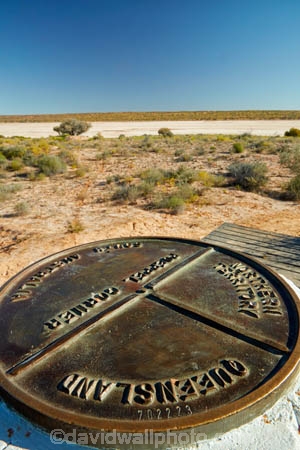 South-Australia;SA;S.A.;Australia;Australian;outback;outback-Australia;Simpson-Desert;desert;deserts;Munga_Thirri–Simpson-Desert-National-Park;Munga_Thirri–Simpson-Desert-Conservation-Park;Simpson-Desert-Conservation-Park;Simpson-Desert-National-Park;Munga_Thirri–Simpson-Desert-NP;French-Line;The-French-Line;salt-lake;salt-pan;Lake-Poeppel;Poeppels-Corner;Peoppel-Corner;Queensland;Northern-Territory;NT;Qld;The-French-Line;national-parks