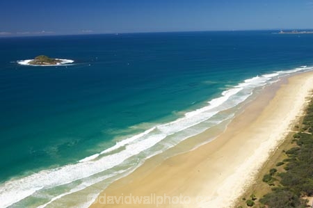aerial;aerials;australasia;Australia;beach;beaches;coast;coastal;holiday;holidays;island;islands;Mudjimba;Mudjimba-Island;oceans;Old-Woman-Island;pacific-ocean;Queensland;Sunshine-Coast;surf;tasman-sea;tourism;travel;vacation;vacations;waves
