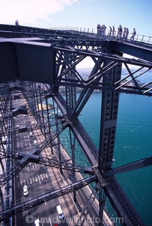 Sydney;Harbour;harbours;harbor;harbors;Bridge;Australia;bridges;Sydney-Harbour-Bridge;commute;commuters;transport;lane;lanes;traffic;car;cars;taxi;taxis;span;climb;climbers;tourists;tourism;adventure;bridge-climb;bridge-climbers