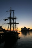 harbor;harbors;harbours;harbours;sunrise;silhouette;icon;symbol;landmark;landmarks;sunrise;orange;mast;masts;historic;historical;rigging;rope;ropes;Sydney;Opera;House;Tall;Ship;Dawn;Australia