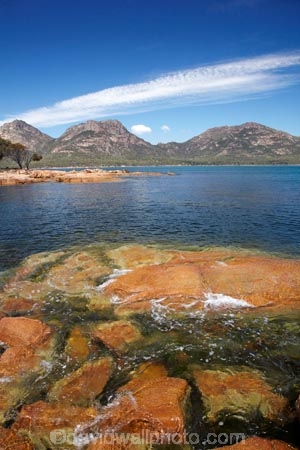 Australasian;Australia;Australian;coast;coastal;coastline;coastlines;coasts;Coles-Bay;East-Tasmania;Eastern-Tasmania;foreshore;Freycinet-N.P.;Freycinet-National-Park;Freycinet-NP;Freycinet-Peninsula;geological;geology;Island-of-Tasmania;national-parks;ocean;rock;rock-formation;rock-formations;rock-outcrop;rock-outcrops;rocks;sea;shore;shoreline;shorelines;shores;State-of-Tasmania;stone;Tas;Tasmania;The-Hazards;water