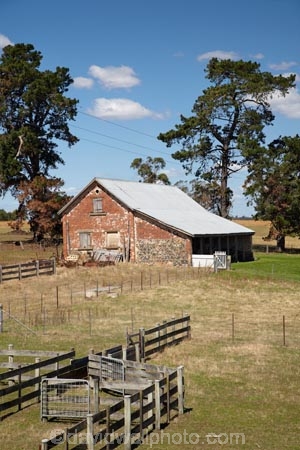 agricultural;agriculture;Australasian;Australia;Australian;building;buildings;Cental-Tasmania;circle;circular;country;countryside;farm;Farm-Building;Farm-Buildings;Farm-Shed;Farm-Sheds;farm-yard;farm-yards;farming;farmland;farms;fence;fences;field;fields;heritage;historic;historic-building;historic-buildings;historic-farm;historic-farm-building;historic-farm-buildings;historic-farms;historic-place;historic-places;historic-site;historic-sites;historical;historical-building;historical-buildings;historical-place;historical-places;historical-site;historical-sites;history;Island-of-Tasmania;Longford;meadow;meadows;Midlands;old;paddock;paddocks;pasture;pastures;round;rural;Sheep-Shed;Sheep-Sheds;State-of-Tasmania;stock-yard;stock-yards;stockyard;stockyards;Tas;Tasmania;tradition;traditional;Woolmers-Estate;Woolmers-Farm;Woolmers-Historic-Estate;Woolmers-Historic-Farm;working-horse-stable