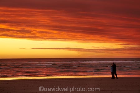Australasian;Australia;Australian;beach;beaches;coast;coastal;coastline;dusk;evening;Island-of-Tasmania;nightfall;Ocean-Beach;orange;people;person;sand;sandy;shore;shoreline;silhouette;silhouettes;sky;Southern-Ocean;State-of-Tasmania;Strahan;sunset;sunsets;Tas;Tasmania;The-West;twilight;West-Tasmania;Western-Tasmania