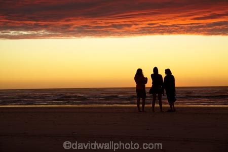 Australasian;Australia;Australian;beach;beaches;coast;coastal;coastline;dusk;evening;Island-of-Tasmania;nightfall;Ocean-Beach;orange;people;person;sand;sandy;shore;shoreline;silhouette;silhouettes;sky;Southern-Ocean;State-of-Tasmania;Strahan;sunset;sunsets;Tas;Tasmania;The-West;twilight;West-Tasmania;Western-Tasmania