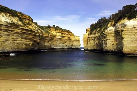 australasian;australia;australian;bay;bays;beach;beaches;bluff;bluffs;calm;calmness;cliff;cliffs;coast;coastal;coastline;erode;erodes;erosion;errosion;geological-formation;geological-formations;geology;great-ocean-highway;great-ocean-road;great-ocean-route;idylic;landscape;landscapes;loch-ard-gorge;loch-art-gorge;lochard-gorge;natrural-feature;natural-wonder;ocean;oceans;peaceful;port-campbell-national-park;rock-formation;rock-formations;sand;sandy;sea;seas;shipwreck-coast;shore;shoreline;southern-ocean;steep;travel;victoria;viewpoint;viewpoints;water