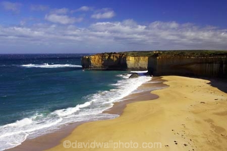 australasia;australasian;australia;australian;beach;beaches;bluff;bluffs;cliff;cliffs;cloud;clouds;coast;coastal;coastline;coastlines;coasts;geological-formation;geological-formations;geology;great-ocean-highway;great-ocean-road;great-ocean-route;horizon;horizons;landscape;landscapes;london-bridge;ocean;oceans;peterborough;port-campbell;port-campbell-national-park;rock-formation;rock-formations;sand;sandy;sea;seas;shore;shoreline;shorelines;shores;skies;sky;southern-ocean;steep;surf;travel;Victoria;wave;waves