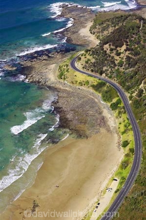 aerial;aerials;australasia;australasian;Australia;australian;bay;bays;beach;beaches;bend;bends;centre-line;centre-lines;centre_line;centre_lines;centreline;centrelines;coast;coastal;coastline;coastlines;coasts;corner;corners;curve;curves;driving;great-ocean-highway;Great-Ocean-Road;great-ocean-route;highway;highways;lorne;ocean;oceans;open-road;open-roads;road;road-trip;roads;sand;sandy;sea;seas;shore;shoreline;shorelines;shores;southern-ocean;straight;surf;transport;transportation;travel;traveling;travelling;trip;victoria;wave;waves