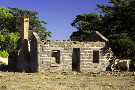abandon;abandoned;agricultural;agriculture;ararat;australasia;australia;australian;castaway;cattle;character;chimney;cottage;cottages;country;countryside;cow;cows;derelict;dereliction;deserted;desolate;desolation;destruction;farm;farming;farmland;farms;field;fields;house;houses;meadow;meadows;neglect;neglected;old;old-fashioned;old_fashioned;paddock;paddocks;pasture;pastures;run-down;rural;rustic;stone;victoria;vintage