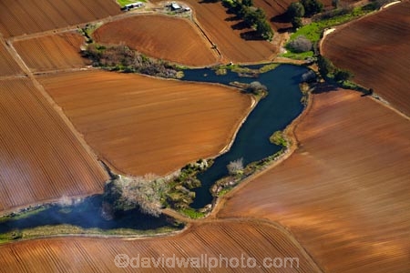aerial;aerial-image;aerial-images;aerial-photo;aerial-photograph;aerial-photographs;aerial-photography;aerial-photos;aerial-view;aerial-views;aerials;agricultural;agriculture;Auckland;Auckland-region;country;countryside;dark_brown-Granular-soil;dark_brown-Granular-soils;farm;farming;farmland;farms;fertile;fertile-soil;field;fields;irrigation-pond;irrigation-ponds;market-garden;market-gardens;meadow;meadows;N.I.;N.Z.;New-Zealand;NI;North-Is;North-Island;NZ;paddock;paddocks;pasture;pastures;pond;ponds;Pukekohe-red-soil;Pukekohe-red-soils;Pukekohe-soil;Pukekohe-soils;Ramarama;rd-soilds;red-soil;rural;soil;South-Auckland