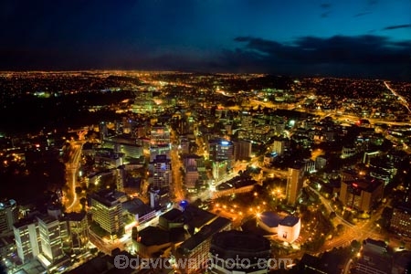 Aotea-Sq;Aotea-Square;Auckland;dark;dusk;evening;light;lights;N.I.;N.Z.;New-Zealand;NI;night;night-time;night_time;North-Island;NZ;Queen-St;Queen-Street;Sky-Tower;Skytower;twilight