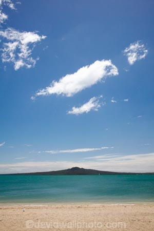 Auckland;beach;beaches;coast;coastal;coastline;Mission-Bay;Mission-Bay-Beach;N.I.;N.Z.;New-Zealand;NI;North-Is;North-Is.;North-Island;NZ;ocean;oceans;Rangitoto-Is;Rangitoto-Island;sand;sandy;sea;seas;shore;shoreline;summer;surf
