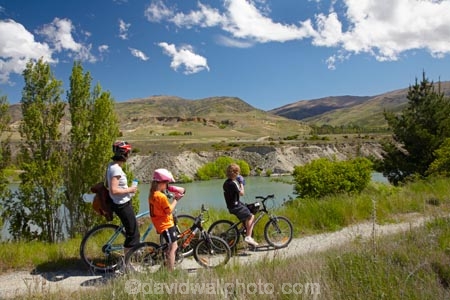 bicycle;bicycles;bike;bikes;boy;boys;brother;brothers;Central-Otago;child;children;cycle;cycler;cyclers;cycles;cyclist;cyclists;families;family;girl;girls;kid;kids;Lake-Dunstan;little-boy;little-boys;little-girl;little-girls;mother;mothers;mountain-bike;mountain-biker;mountain-bikers;mountain-bikes;mtn-bike;mtn-biker;mtn-bikers;mtn-bikes;N.Z.;New-Zealand;NZ;Otago;people;person;push-bike;push-bikes;push_bike;push_bikes;pushbike;pushbikes;recreation;S.I.;SI;sibbling;sibblings;sibling;siblings;sister;sisters;small-boys;small-girls;South-Is.;South-Island