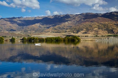 boat;boats;calm;Central-Otago;Clutha-Arm;fishing;lake;Lake-Dunstan;lakes;mountain;mountain-range;mountains;N.Z.;New-Zealand;NZ;Otago;Pisa-Mountain;Pisa-Range;placid;pleasure-boat;pleasure-boats;power-boat;power-boats;quiet;range;ranges;reflected;reflection;reflections;S.I.;serene;SI;smooth;South-Is;South-Is.;South-Island;Sth-Is;still;tranquil;water