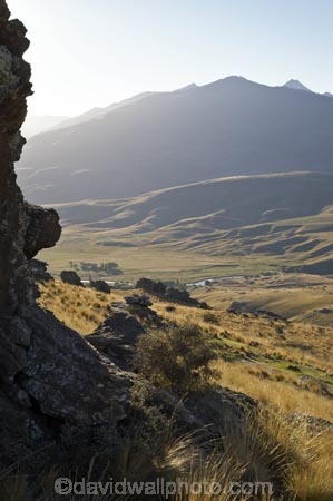 back-country;backcountry;Central-Otago;geological;geology;high-altitude;high-country;highcountry;highlands;N.Z.;Nevis-Valley;New-Zealand;NZ;Otago;remote;remoteness;rock;rock-formation;rock-formations;rock-outcrop;rock-outcrops;rock-tor;rock-torr;rock-torrs;rock-tors;rocks;S.I.;SI;South-Island;stone;tussock;tussock-grass;tussocks;uplands