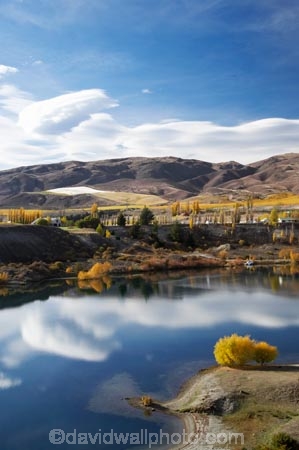 autuminal;autumn;autumn-colour;autumn-colours;autumnal;Bannockburn;Bannockburn-Inlet;cairnmuir-mountains;cairnmuir-range;calm;Central-Otago;color;colors;colour;colours;deciduous;fall;lake;Lake-Dunstan;lakes;leaf;leaves;lenticular-cloud;lenticular-clouds;N.Z.;New-Zealand;NZ;Otago;placid;quiet;reflection;reflections;S.I.;season;seasonal;seasons;serene;SI;smooth;South-Island;still;tranquil;tree;trees;water;willow;willow-tree;willow-trees;willows
