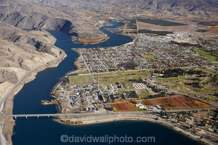 aerial;aerial-photo;aerial-photograph;aerial-photographs;aerial-photography;aerial-photos;aerial-view;aerial-views;aerials;autuminal;autumn;autumn-colour;autumn-colours;autumnal;bridge;bridges;Carrick-Range;Central-Otago;Clutha-Arm;color;colors;colour;colours;Cromwell;Deadmans-Point-Bridge;Deadmans-Point-Bridge;deciduous;fall;hydro-lake;hydro-lakes;Kawarau-Arm;lake;Lake-Dunstan;lakes;N.Z.;New-Zealand;NZ;Otago;road-bridge;road-bridges;S.I.;season;seasonal;seasons;SI;South-Is.;South-Island;traffic-bridge;traffic-bridges;tree;trees;water