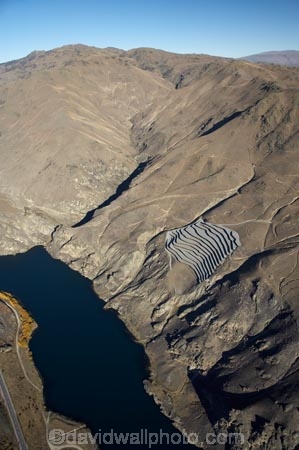 aerial;aerial-photo;aerial-photograph;aerial-photographs;aerial-photography;aerial-photos;aerial-view;aerial-views;aerials;Cairnmuir-Landslide;Cairnmuir-Landslip;Cairnmuir-Mountains;Cairnmuir-Ranges;Cairnmuir-Slip;Central-Otago;Cromwell-Gorge;earthworks;geology;hands-off-Beaumont;hillside;hydro-lake;hydro-lakes;lake;Lake-Dunstan;lakes;landslide;landslide-stabilisation;landslides;landslip;landslips;N.Z.;New-Zealand;NZ;Otago;S.I.;SI;slip;slips;South-Is.;South-Island;stabilisation;stabilization;steep;terrace;terraced;terraces;terracing;unstable;water
