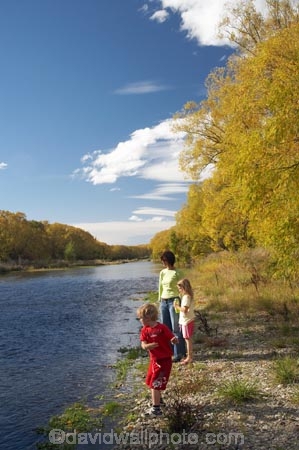 Alexandra;autuminal;autumn;autumn-colour;autumn-colours;autumnal;boy;boys;brother;brothers;Central-Otago;child;children;color;colors;colour;colours;deciduous;fall;families;family;girl;girls;kid;kids;little-boy;little-girl;Manuherikia-River;model-release;model-released;mother;mothers;N.Z.;New-Zealand;NZ;Otago;people;person;river;rivers;S.I.;season;seasonal;seasons;SI;sibbling;sibblings;sister;sisters;small-boys;small-girls;South-Is.;South-Island;tree;trees;water;willow;willow-tree;willow-trees;willows