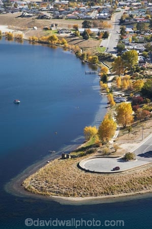 autuminal;autumn;autumn-colour;autumn-colours;autumnal;Central-Otago;Clutha-Arm;color;colors;colour;colours;Cromwell;deciduous;fall;lake;Lake-Dunstan;lakes;N.Z.;New-Zealand;NZ;Otago;S.I.;season;seasonal;seasons;SI;South-Is.;South-Island;tree;trees