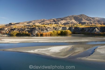 autuminal;autumn;autumn-colour;autumn-colours;autumnal;Bannockburn;Carrick-Range;Central-Otago;color;colors;colour;colours;deciduous;fall;lake;Lake-Dunstan;lakes;N.Z.;near-Cromwell;New-Zealand;NZ;Otago;river;rivers;S.I.;season;seasonal;seasons;SI;silt-up;siltation;silting;silting-up;South-Is.;South-Island;tree;trees;water