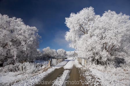 beautiful;bridge;bridges;calm;calmness;Central-Otago;clean;clear;cold;Coldness;Color;Colour;countryside;Daytime;Exterior;extreme-weather;freeze;freezing;frost;Frosted;frosts;frosty;gravel-road;gravel-roads;high-country;hoar-frost;hoar-frosts;Hoarfrost;hoarfrosts;ice;ice-crystals;icy;Ida-Valey;Idaburn;idyllic;Landscape;Landscapes;Maniototo;N.Z.;natural;Nature;new-zealand;NZ;Otago;Outdoor;Outdoors;Outside;peaceful;Peacefulness;phenomena;phenomenon;pure;Quiet;Quietness;rime;rime-ice;road;roads;rural;S.I.;Scenic;Scenics;Season;Seasons;SI;silence;snow;South-Is.;South-Island;spectacular;stunning;track;tracks;tranquil;tranquility;view;water;weather;white;willow-tree;willow-trees;willows;winter;Wintertime;wintery;wintry