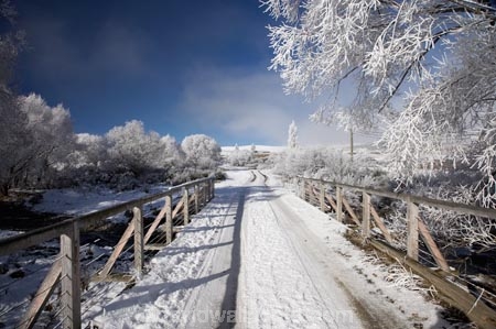 beautiful;bridge;bridges;calm;calmness;Central-Otago;clean;clear;cold;Coldness;Color;Colour;countryside;Daytime;Exterior;extreme-weather;freeze;freezing;frost;Frosted;frosts;frosty;gravel-road;gravel-roads;high-country;hoar-frost;hoar-frosts;Hoarfrost;hoarfrosts;ice;ice-crystals;icy;Ida-Valey;Idaburn;idyllic;Landscape;Landscapes;Maniototo;N.Z.;natural;Nature;new-zealand;NZ;Otago;Outdoor;Outdoors;Outside;peaceful;Peacefulness;phenomena;phenomenon;pure;Quiet;Quietness;rime;rime-ice;road;roads;rural;S.I.;Scenic;Scenics;Season;Seasons;SI;silence;snow;South-Is.;South-Island;spectacular;stunning;track;tracks;tranquil;tranquility;view;water;weather;white;willow-tree;willow-trees;willows;winter;Wintertime;wintery;wintry