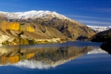 autuminal;autumn;autumnal;Bannockburn;Central-Otago;color;colors;colour;colours;cromwell;deciduous;fall;gold;golden;kawarau-arm;lake;Lake-Dunstan;lakes;leaf;leaves;Mount-Difficulty;Mt-Difficulty;Mt.-Difficulty;New-Zealand;poplar;poplar-tree;poplar-trees;poplars;reflection;reflections;snow;snowy;South-Island;tree;trees;water;yellow