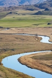 agricultural;agriculture;calm;Central-Otago;Central-Otago-peneplain;country;countryside;curve;curves;farm;farming;farmland;farms;field;fields;Maniototo;meadow;meadows;N.Z.;New-Zealand;NZ;Otago-peneplain;paddock;paddocks;pasture;pastures;river;rivers;rural;S.I.;SI;South-Is.;South-Island;still;Taieri-River;Taieri-Scroll-Plain;uiplands;upland;windless