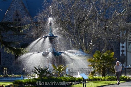 Botanic-Garden;Botanic-Gardens;Botanical-Garden;Botanical-Gardens;Canterbury;Christchurch;Christchurch-Botanic-Garden;Christchurch-Botanic-Gardens;Christchurch-Botanical-Garden;Christchurch-Botanical-Gardens;fountain;fountains;N.Z.;New-Zealand;NZ;Peacock-Fountain;people;person;S.I.;SI;South-Is.;South-Island;spray;water