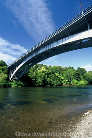 city;cross;longest-river;transport