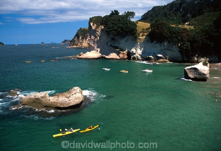 aqua;calm;calmness;canoe;canoeing;canoes;clean;clear;color;colors;colour;colours;green;kayak;kayaking;kayaks;ocean;oceans;outdoor;outdoors;outside;Pacific;paddle;paddles;paddling;peaceful;peacefulness;people;person;pure;quiet;quietness;recreation;red;rest;restful;restfulness;rivers;sea;silence;teal;tranquil;tranquility;transparent;water;yellow