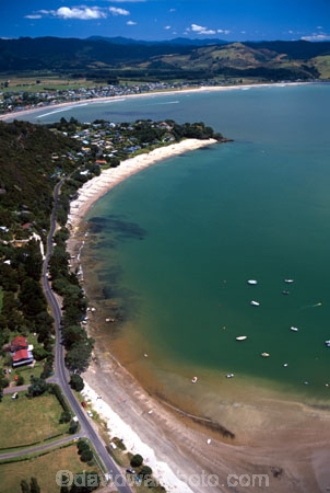 beach;beaches;coast;coastal;coastline;curve;curved;curving;ocean;pacific;sand;sea;shore;shoreline;wave;waves