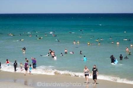 beach;beaches;coast;coastal;coastline;crowd;crowds;Dunedin;fun;hot;leisure;N.Z.;New-Zealand;NZ;ocean;oceans;Otago;people;play;S.I.;Saint-Clear-Beach;sand;sandy;sea;seas;shore;shoreline;SI;South-Is.;South-Island;St-Clair-Beach;St.-Clair-Beach;summer;summertime;swimmers;swimming