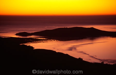 new-zealand;coast;harbor;otago-peninsula;The-Heads;twilight;dusk;dawn;sunrise;colour;color;orange;yellow;island;islands;tranquil