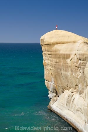 bluff;bluffs;cliff;cliff-edge;cliff-top;cliffs;coast;coastal;coastal-erosion;coastline;coastlines;coasts;Dunedin;N.Z.;New-Zealand;NZ;ocean;oceans;Otago;Pacific-Ocean;people;person;S.I.;sandstone;sea;sea-cliff;sea-cliffs;seas;shore;shoreline;shorelines;shores;SI;South-Is;South-Is.;South-Island;summer;tourism;tourist;tourists;Tunnel-Beach;water