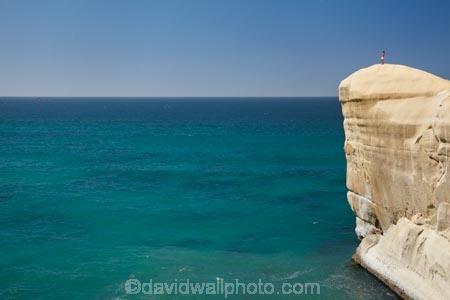 bluff;bluffs;cliff;cliff-edge;cliff-top;cliffs;coast;coastal;coastal-erosion;coastline;coastlines;coasts;Dunedin;N.Z.;New-Zealand;NZ;ocean;oceans;Otago;Pacific-Ocean;people;person;S.I.;sandstone;sea;sea-cliff;sea-cliffs;seas;shore;shoreline;shorelines;shores;SI;South-Is;South-Is.;South-Island;summer;tourism;tourist;tourists;Tunnel-Beach;water