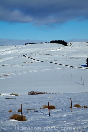 agricultural;agriculture;cold;Coldness;country;countryside;Daytime;Exterior;extreme-weather;farm;farming;farmland;farms;fence;fence-line;fence-lines;fence_line;fence_lines;fenceline;fencelines;fences;field;fields;freeze;freezing;high-country;Landscape;Landscapes;meadow;meadows;N.Z.;natural;Nature;New-Zealand;NZ;Otago;Outdoor;Outdoors;Outside;paddock;paddocks;pasture;pastures;rural;S.I.;Scenic;Scenics;Season;Seasons;SH-87;SH87;SI;snow;snowfall;snowy;South-Is;South-Is.;South-Island;State-Highway-87;State-Highway-Eighty-Seven;Sth-Is;Strath-Taieri;weather;White;winter;Wintertime;wintery;wintry