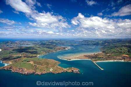 Pacific;Ocean;Beach;beaches;harbor;harbors;harbour;harbours;peninsula;shore;shoreline;aerial-;aerials;Dunedin;Otago;Peninsula;Otago-Harbour;Pacific-Ocean-;Taiaroa-Head;Albatross-Colony;mole;Aramoana;breakwater;breakwaters