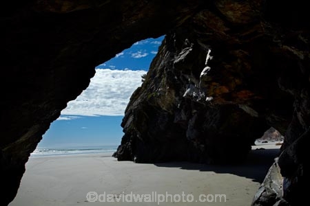 beach;beaches;cave;cavern;caverns;cavers;caves;caving;coast;coastal;coastline;doctors-point;Doctors-Point;Dunedin;explore;explorers;exploring;grotto;grottos;N.Z.;New-Zealand;NZ;Otago;sand;sandy;scenic;Sea-Cave;shore;shoreline;South-Is;South-Island;Sth-Is