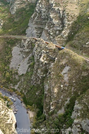 train;trains;carriage;carriages;historic;historical;high;yellow;steel;rail;excursion;tourism;transport;travel;rail;taieri-gorge-train;taieri-river;taieri-gorge;travel;the-notches;dunedin;south-island;new-zealand