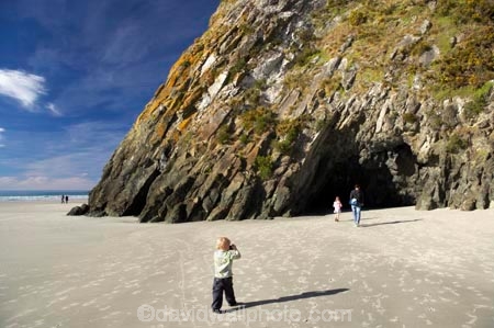 beach;beaches;cave;cavern;caverns;cavers;caves;caving;coast;coastal;coastline;doctors-point;Doctors-Point;Dunedin;explore;explorers;exploring;grotto;grottos;New-Zealand;sand;sandy;scenic;Sea-Cave;shore;shoreline;South-Island