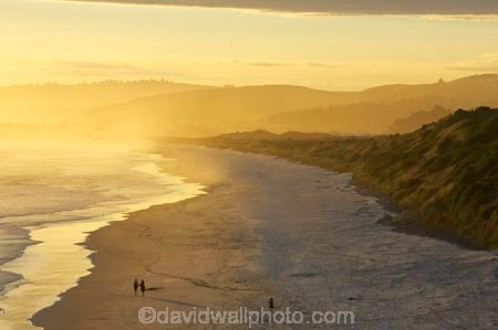 beach;beaches;Blackhead;Blackhead-Beach;coast;coastal;coastline;coastlines;coasts;couple;Dunedin;dusk;evening;N.Z.;New-Zealand;nightfall;NZ;Ocean;ocean-spray;Oceans;Otago;Pacific-Ocean;people;person;S.I.;sand;sea;sea-mist;sea-spray;seamist;seaspray;shore;shoreline;shorelines;shores;SI;sky;South-Island;sunset;sunsets;twilight;Waldronville
