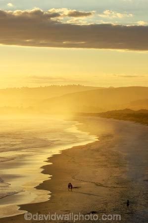 beach;beaches;Blackhead;Blackhead-Beach;coast;coastal;coastline;coastlines;coasts;couple;Dunedin;dusk;evening;N.Z.;New-Zealand;nightfall;NZ;Ocean;ocean-spray;Oceans;Otago;Pacific-Ocean;people;person;S.I.;sand;sea;sea-mist;sea-spray;seamist;seaspray;shore;shoreline;shorelines;shores;SI;sky;South-Island;sunset;sunsets;twilight;Waldronville