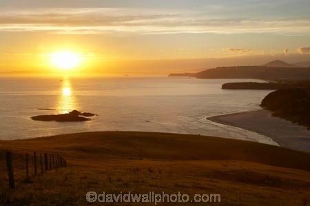 beach;beaches;coast;coastal;coastline;coastlines;coasts;Dunedin;dusk;evening;Lawyers-Head;Lawyers-Head;N.Z.;New-Zealand;nightfall;NZ;Ocean;oceans;Otago;Pacific-Ocean;S.I.;sand;sandy;sea;seas;shore;shoreline;shorelines;shores;SI;sky;Smaills-Beach;Smaills-Beach;South-Island;sunset;sunsets;twilight