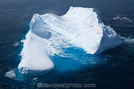 aerial;aerial-photo;aerial-photography;aerial-photos;aerial-view;aerial-views;aerials;berg;bergs;blue;climate-change;cold;cold-icy;Dunedin;global-warming;growler;growlers;hazard;hazards;ice;iceberg;icebergs;icy;N.Z.;New-Zealand;NZ;oceaans;ocean;Otago;Pacific-Ocean;S.I.;sea;seas;shipping-hazard;shipping-hazards;SI;South-Island;water;white